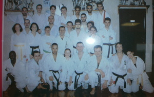 la section Karate du club haute tension en 2000 coaché par jean marie merchet